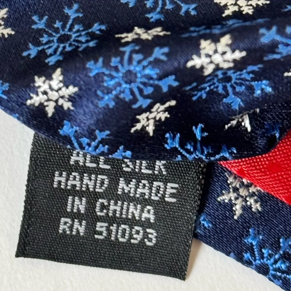 Hallmark Men’s Necktie Blue Snowflake 100% Silk Handmade Tie